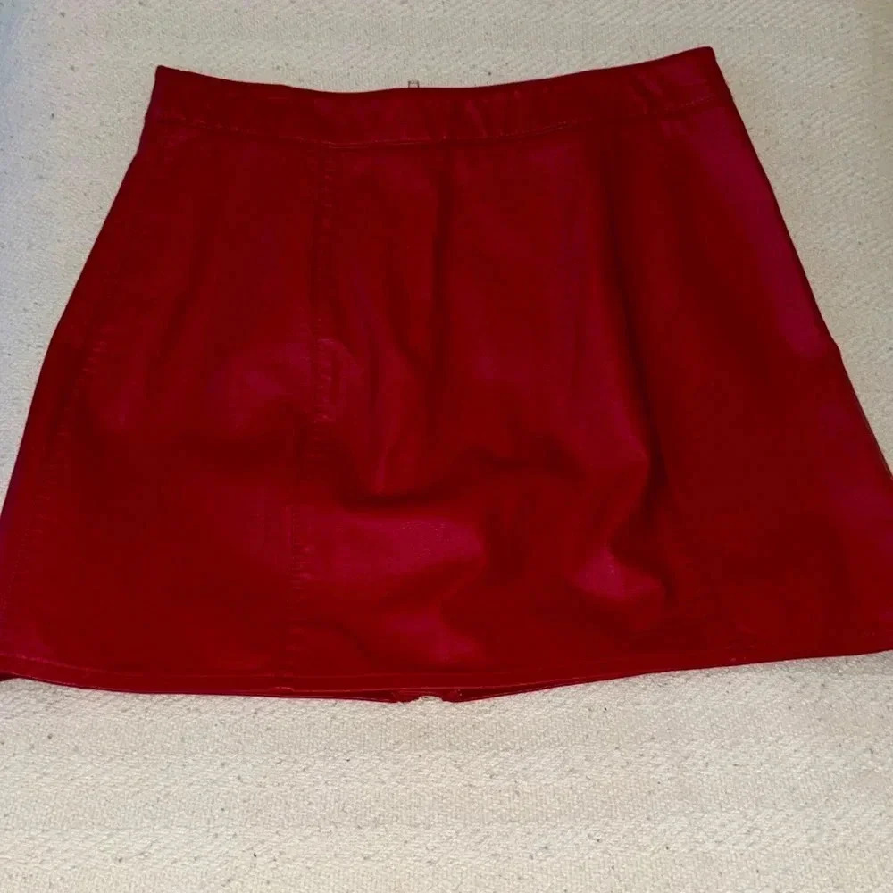 Red Mini Skirt Forever 21 (M)
